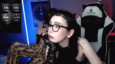 Snapshot of julscinamon chatting on 12, 1, 2025 Baroness Von Cringe online show from 12, 1, 2025