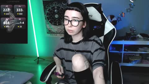 Snapshot of julscinamon chatting on 14, 1, 2025 Baroness Von Cringe online show from 14, 1, 2025