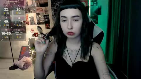 Snapshot of julscinamon chatting on 22, 9, 2025 Baroness Von Cringe online show from 22, 9, 2025