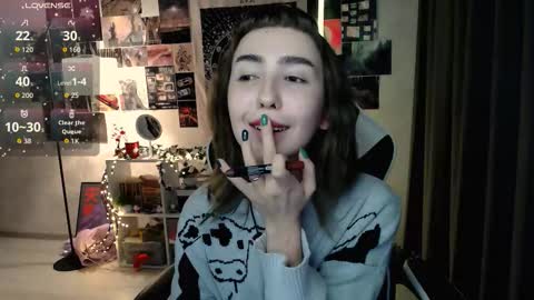 Snapshot of julscinamon chatting on 30, 9, 2025 Baroness Von Cringe online show from 30, 9, 2025