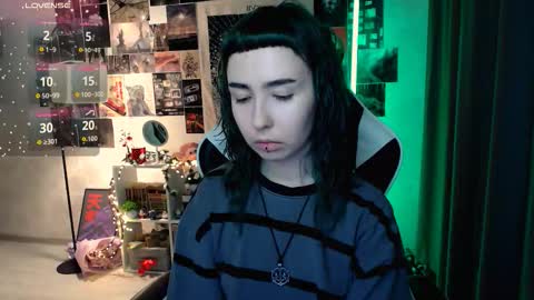 Snapshot of julscinamon chatting on 8, 10, 2025 Baroness Von Cringe online show from 8, 10, 2025