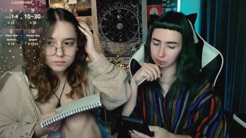 Snapshot of julscinamon chatting on 30, 10, 2025 Baroness Von Cringe online show from 30, 10, 2025