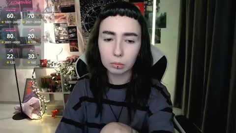 Snapshot of julscinamon chatting on 8, 11, 2025 Baroness Von Cringe online show from 8, 11, 2025