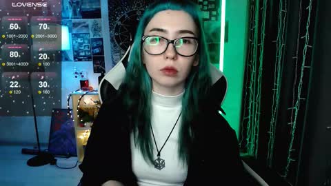 Snapshot of julscinamon chatting on 13, 2, 2026 Baroness Von Cringe online show from 13, 2, 2026