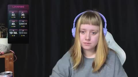 Snapshot of june_shy0 chatting on 28, 11, 2025 June online show from 28, 11, 2025