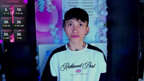 Snapshot of juniior0_0 chatting on 18, 2, 2025 Junior online show from 18, 2, 2025