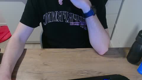 Snapshot of junk2711 chatting on 5, 1, 2025 junk2711 online show from 5, 1, 2025