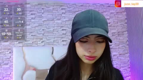 Snapshot of juno_tay chatting on 28, 9, 2025 JUNO online show from 28, 9, 2025