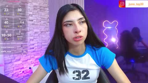 Snapshot of juno_tay chatting on 3, 10, 2025 JUNO online show from 3, 10, 2025