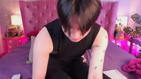 Snapshot of just_gay_ chatting on 8, 3, 2025 just_gay_ online show from 8, 3, 2025