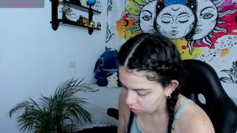 Snapshot of just_katiex chatting on 5, 11, 2025 Sofia online show from 5, 11, 2025