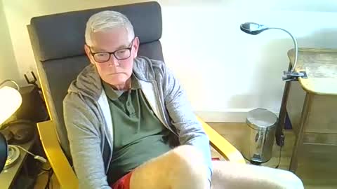 justasocialwanker online show from 24, 3, 2026