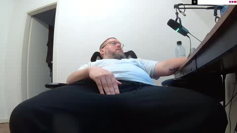 Snapshot of justflo chatting on 9, 5, 2026 Just Flo --- online show from 9, 5, 2026