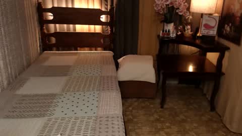 Snapshot of justine_hunk chatting on 8, 12, 2024 justine_hunk online show from 8, 12, 2024