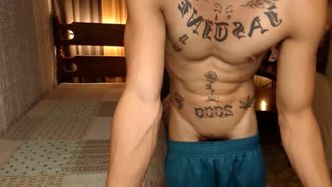 Snapshot of justine_hunk chatting on 3, 1, 2025 justine_hunk online show from 3, 1, 2025