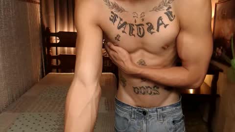 Snapshot of justine_hunk chatting on 13, 1, 2025 justine_hunk online show from 13, 1, 2025