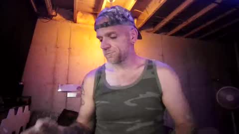 Snapshot of justinmoore1987 chatting on 1, 11, 2025 justinmoore1987 online show from 1, 11, 2025