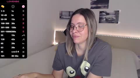 Snapshot of justmexy7 chatting on 14, 11, 2025 Julie online show from 14, 11, 2025