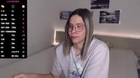 Snapshot of justmexy7 chatting on 20, 11, 2025 Julie online show from 20, 11, 2025