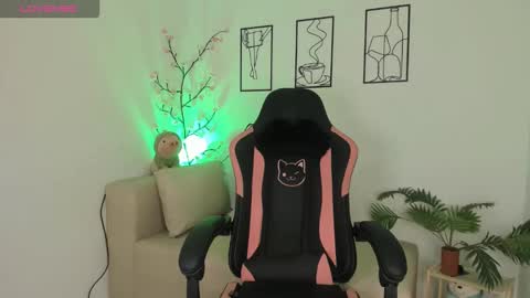 Snapshot of jvenuss chatting on 5, 10, 2025 ees 3 online show from 5, 10, 2025