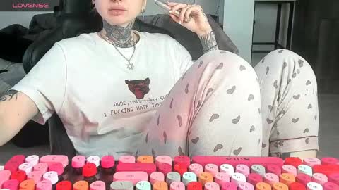 Snapshot of k_and_alice chatting on 25, 4, 2026 Alice online show from 25, 4, 2026