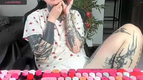 Snapshot of k_and_alice chatting on 18, 5, 2026 Alice online show from 18, 5, 2026