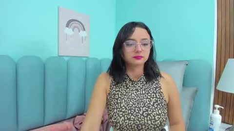 Kyelie online show from 5, 3, 2025