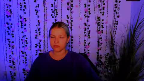 kaela_spell_ online show from 18, 9, 2025