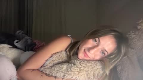 Snapshot of kaelia_alice chatting on 17, 10, 2025 Kaelia online show from 17, 10, 2025