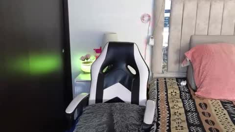 kaily jonness online show from 8, 1, 2025