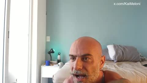Snapshot of kairos_xx chatting on 17, 10, 2025 Kairos Meucci online show from 17, 10, 2025