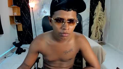 kaiser_alpha777 online show from 9, 4, 2026