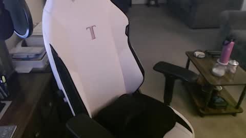 Snapshot of kait331 chatting on 6, 1, 2025 Camprincess331 online show from 6, 1, 2025