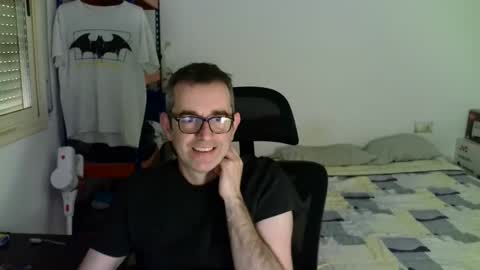 Snapshot of kalem48 chatting on 12, 4, 2026 MusicMen49 online show from 12, 4, 2026