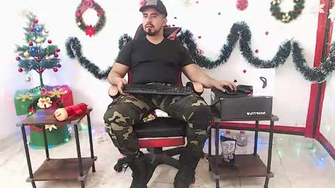 Snapshot of kalethbigdick88 chatting on 2, 12, 2025 Kaleth online show from 2, 12, 2025