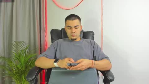 Snapshot of kalivan_voinesscu chatting on 13, 10, 2025 K A L I online show from 13, 10, 2025