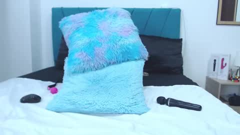 Kamilalopez online show from 22, 1, 2025