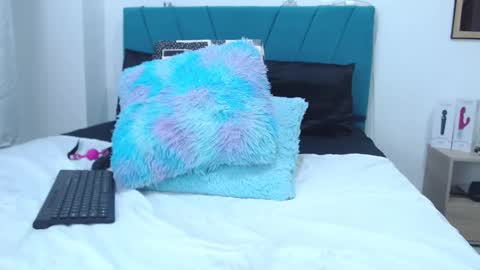 Kamilalopez online show from 12, 2, 2025