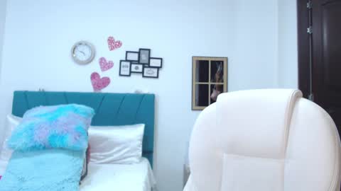 Kamilalopez online show from 23, 2, 2025