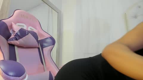 Snapshot of kamila_arias chatting on 6, 12, 2024 online show from 6, 12, 2024