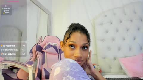 Snapshot of kamila_arias chatting on 6, 1, 2025 online show from 6, 1, 2025