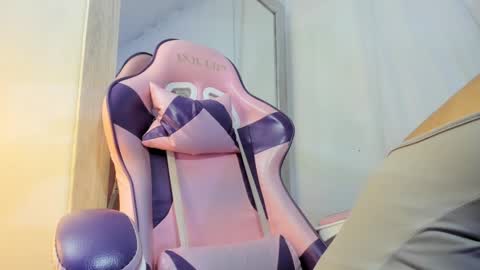 Snapshot of kamila_arias chatting on 8, 1, 2025 online show from 8, 1, 2025