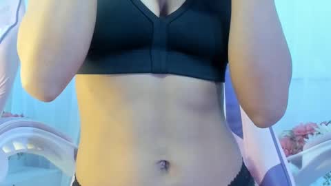 Snapshot of kamila_arias chatting on 8, 3, 2025 online show from 8, 3, 2025