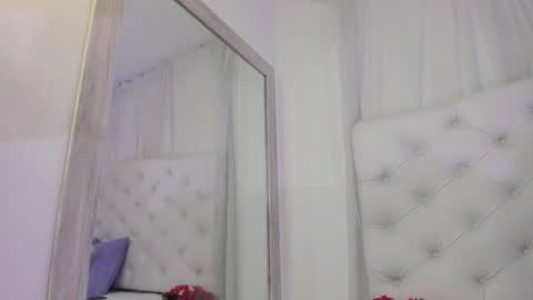 Snapshot of kamila_arias chatting on 24, 9, 2025 online show from 24, 9, 2025