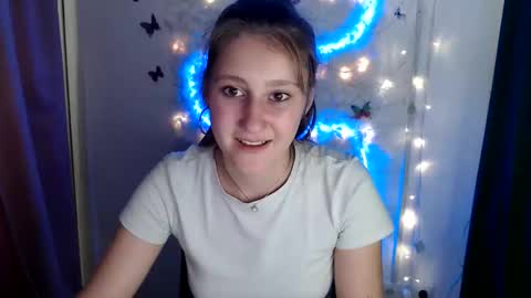 Snapshot of kamilla_love_ chatting on 10, 9, 2025 kamilla_love_ online show from 10, 9, 2025