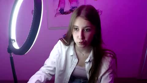 Snapshot of kamilla_love_ chatting on 13, 9, 2025 kamilla_love_ online show from 13, 9, 2025