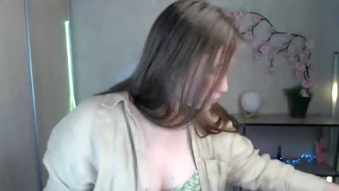 Snapshot of kamilla_love_ chatting on 21, 5, 2026 kamilla_love_ online show from 21, 5, 2026