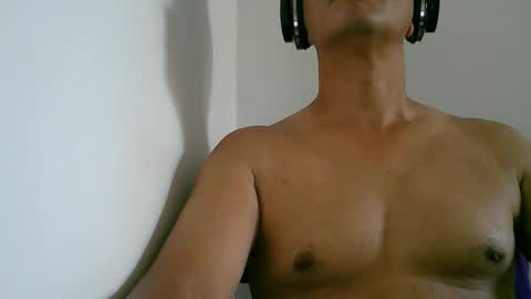 Snapshot of kamilo69_ chatting on 6, 1, 2026 Kamilo online show from 6, 1, 2026