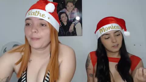 Snapshot of kammy_cami chatting on 22, 12, 2024 kammy   y   camila online show from 22, 12, 2024