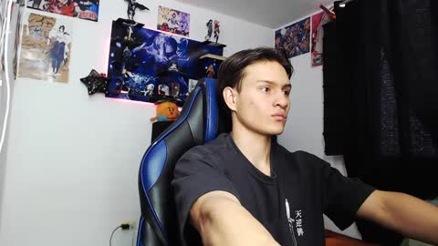 Snapshot of kanekixxxhot chatting on 11, 10, 2025 andres online show from 11, 10, 2025